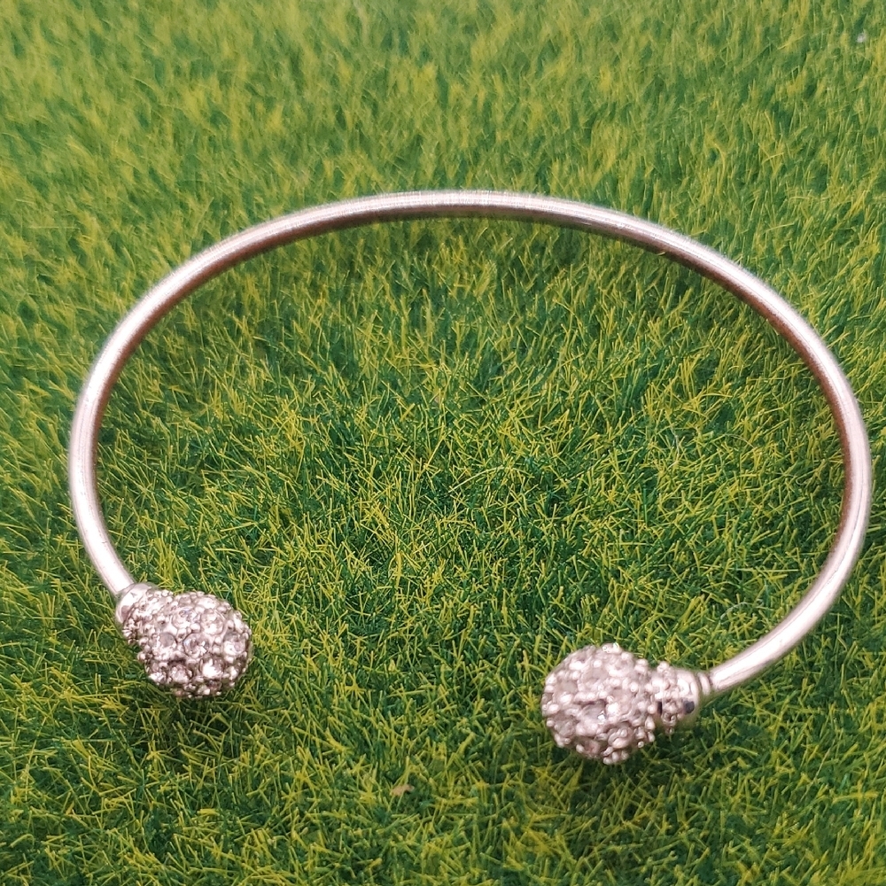Elegant Silver Tone Crystal Bangle Bracelet Cuff B3318
